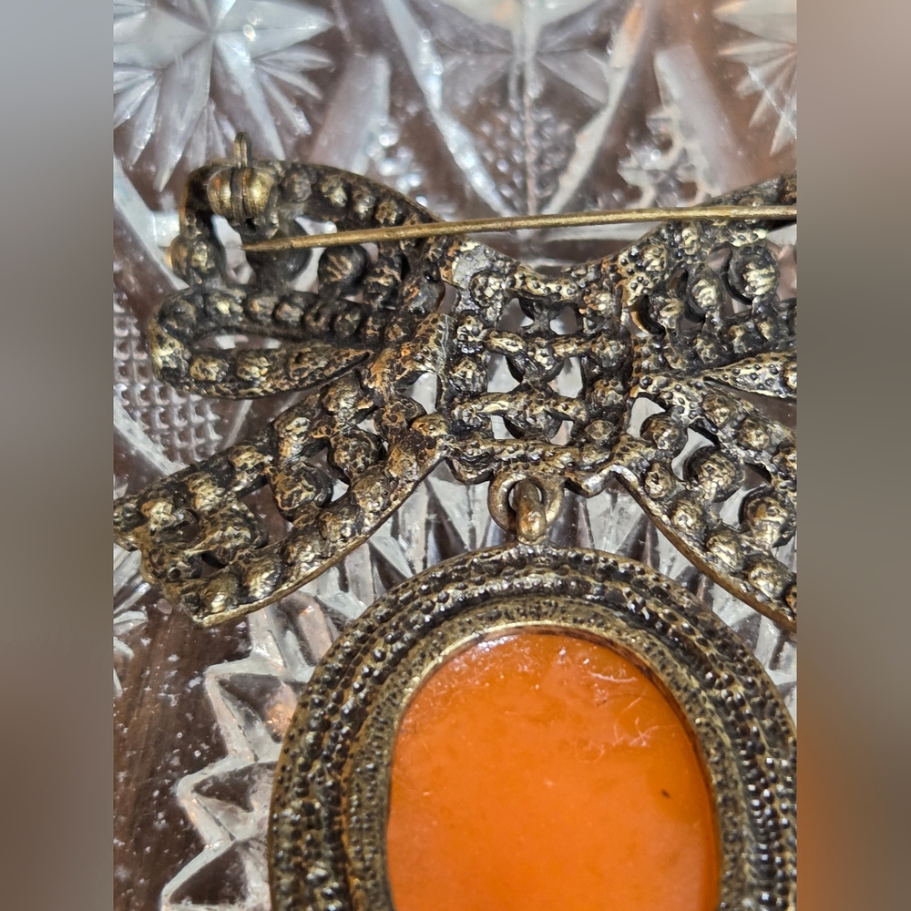 Cameo Brooch with Rhinestone Bow - Picture 7 of 8